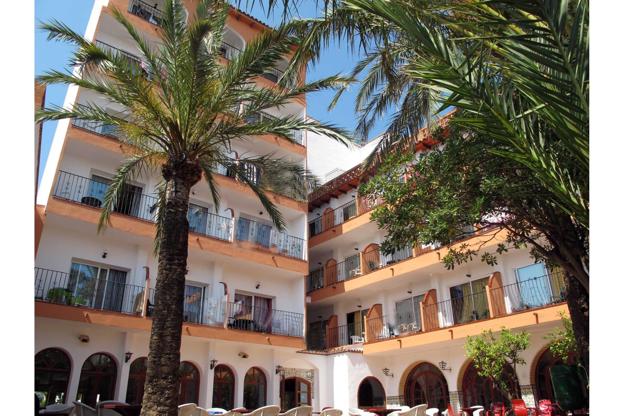 Hotel Comarruga Platja Exterior photo