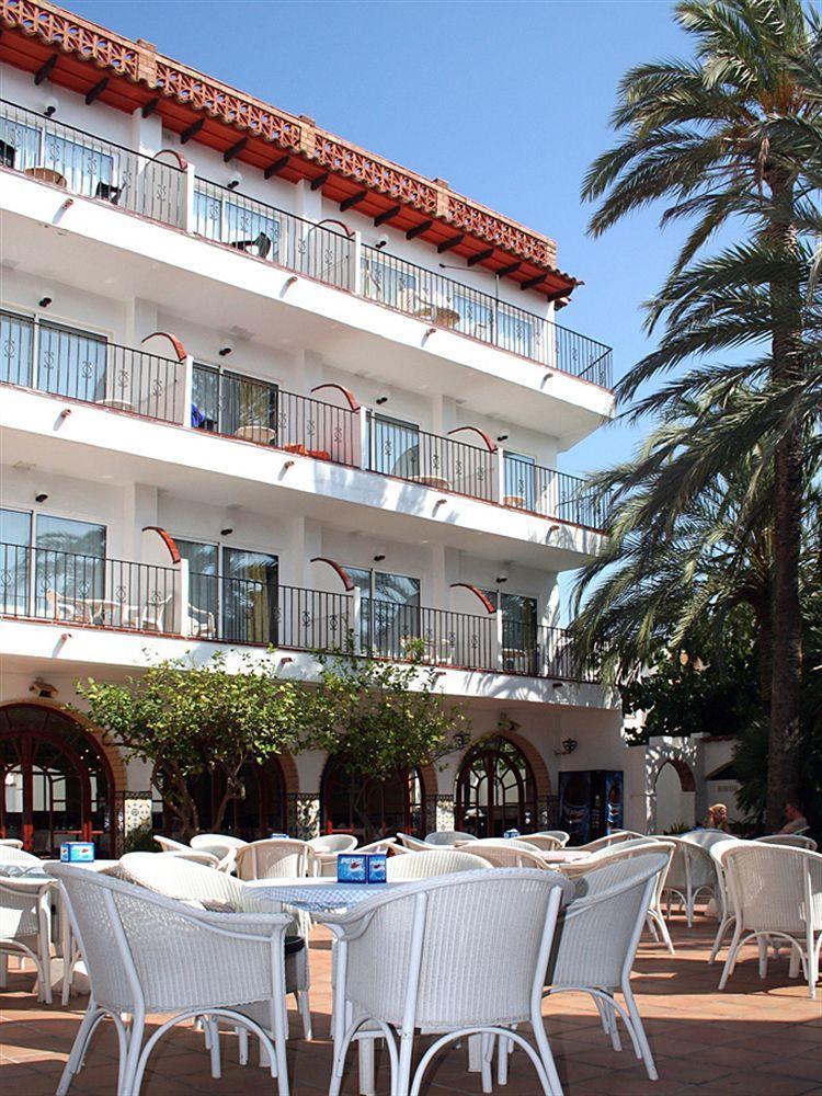 Hotel Comarruga Platja Exterior photo